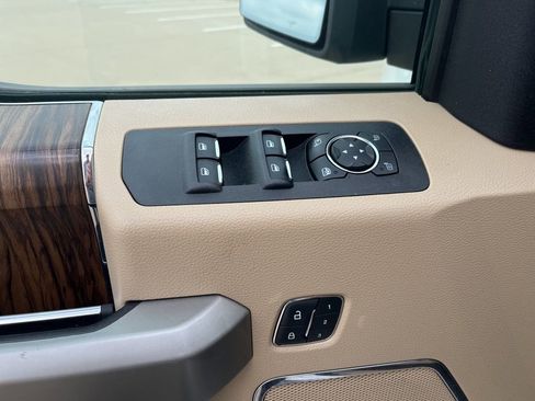 Used 2018 Ford F150 Lariat w/ FX4 Off-Road Package image 8