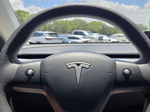 Used 2022 Tesla Model Y Long Range AWD/4WD image 20