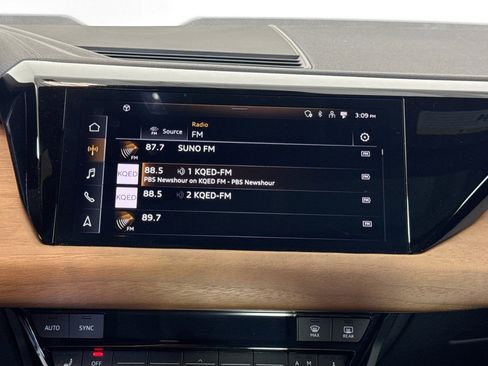 Used 2022 Audi e-tron GT Premium Plus image 15