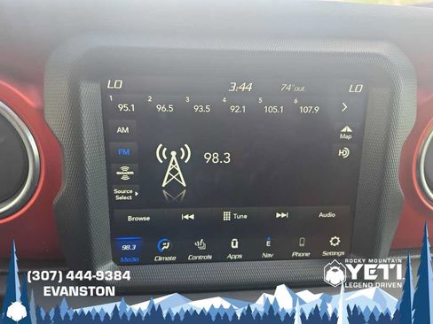 Used 2023 Jeep Gladiator Rubicon w/ Cold Weather Group AWD/4WD image 22