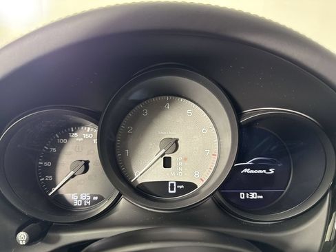 Certified 2024 Porsche Macan S AWD/4WD image 37