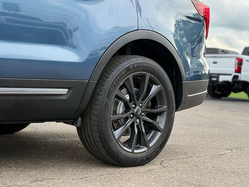 Used 2019 Ford Explorer XLT w/ Equipment Group 202A AWD/4WD image 41