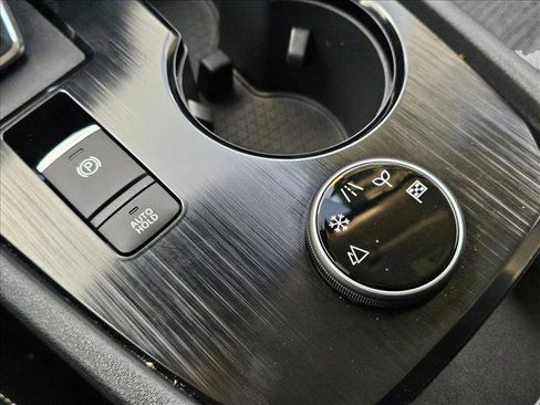 Used 2022 Nissan Rogue SV image 24