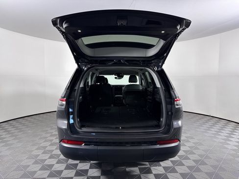 Used 2023 Jeep Grand Cherokee L Limited w/ Black Appearance Package image 7