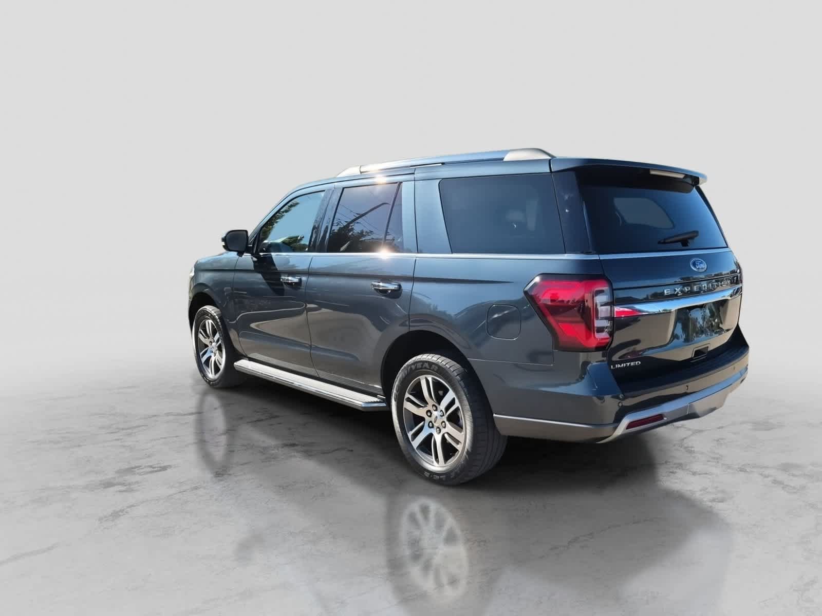 Used 2023 Ford Expedition Limited AWD/4WD image 6
