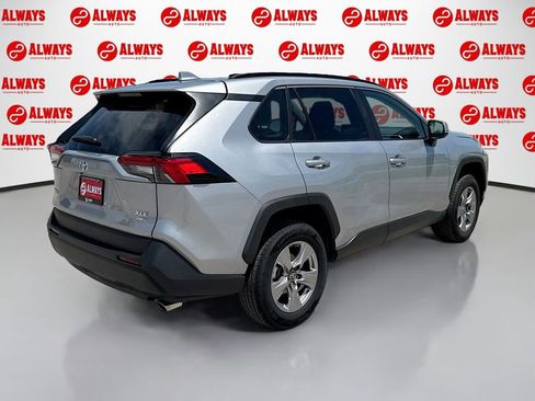 Used 2025 Toyota RAV4 XLE AWD/4WD image 5