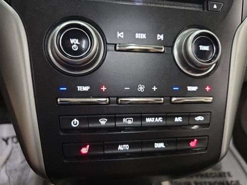 Used 2017 Lincoln MKC Select w/ Select Plus Package AWD/4WD image 20