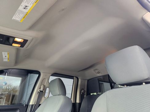 Used 2017 RAM 1500 Express AWD/4WD image 21