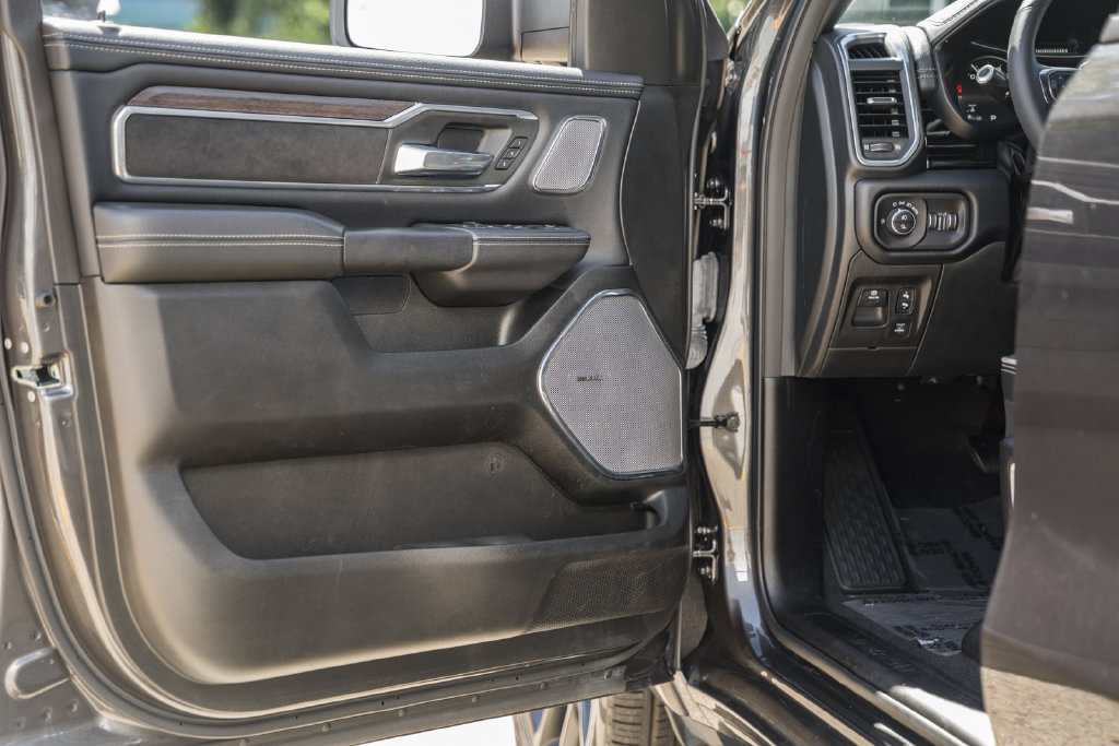 Used 2025 RAM 1500 Laramie w/ Night Edition AWD/4WD image 46