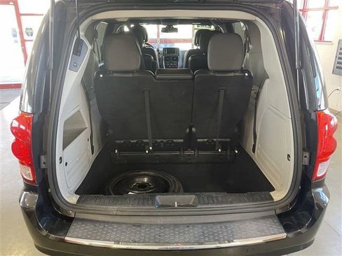 Used 2018 Dodge Grand Caravan SXT image 26