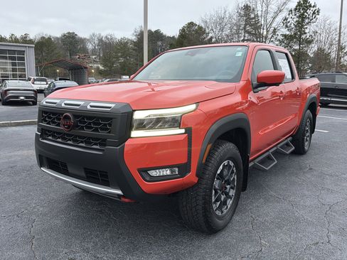 Used 2025 Nissan Frontier PRO-4X w/ Pro Premium Package image 3