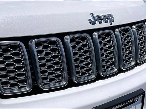Used 2019 Jeep Grand Cherokee Summit w/ Platinum Series Group AWD/4WD image 27
