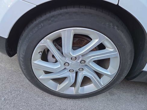 Used 2018 Land Rover Range Rover Sport HSE image 3