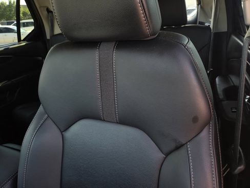 Used 2023 Honda Pilot Touring image 18