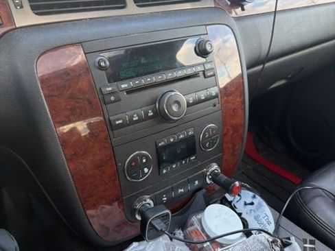 Used 2011 Chevrolet Avalanche LT w/ Luxury Package image 11