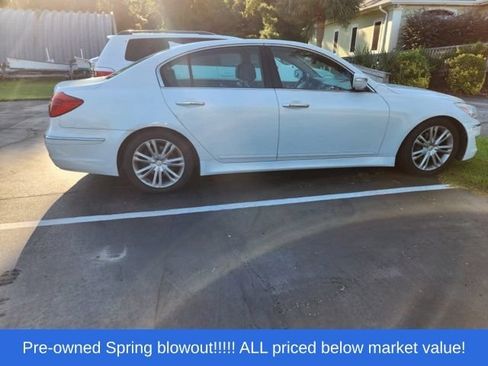 Used 2013 Hyundai Genesis 3.8 w/ Technology Pkg RWD image 6