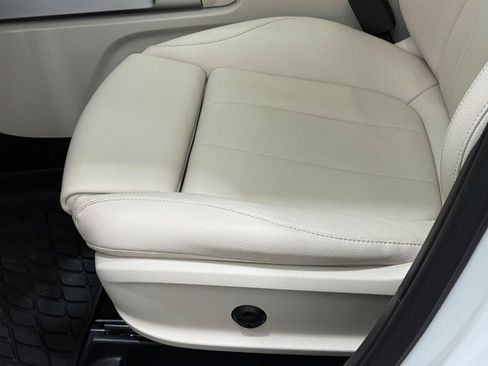 Certified 2024 Mercedes-Benz GLB 250 4MATIC image 19