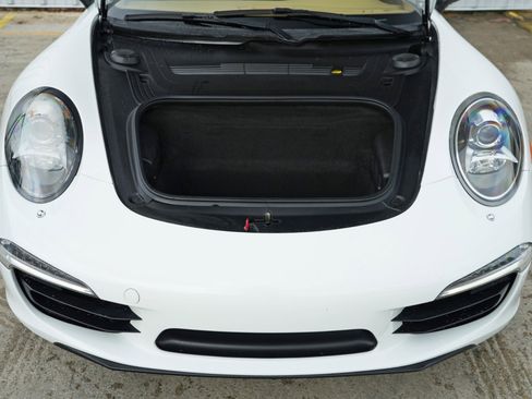 Used 2015 Porsche 911 Carrera 4 image 8