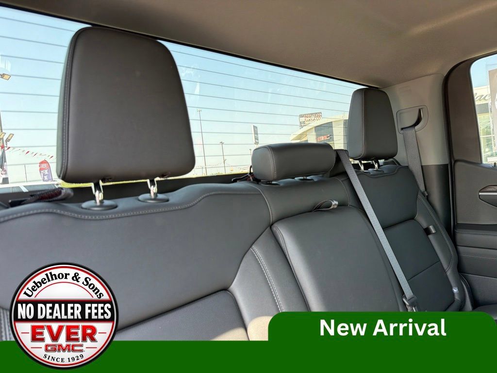 Used 2022 GMC Sierra 1500 SLT w/ SLT Convenience Package AWD/4WD image 5