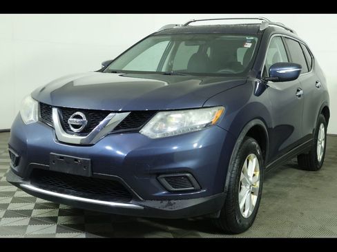 Used 2015 Nissan Rogue SV image 1