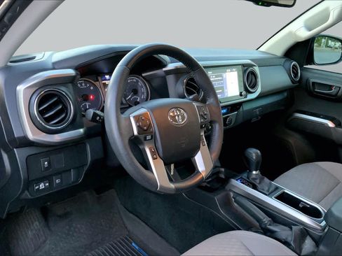 Used 2022 Toyota Tacoma SR5 AWD/4WD image 17