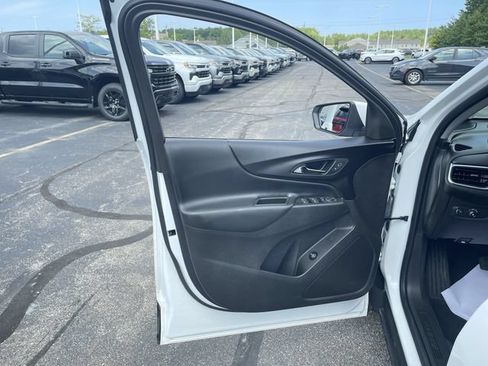Used 2024 Chevrolet Equinox LT FWD image 21