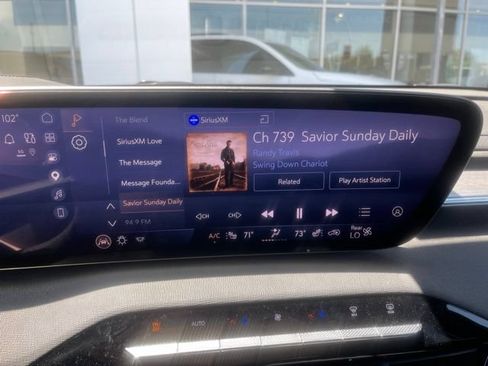 Used 2025 Buick Enclave Preferred w/ Power Package FWD image 11