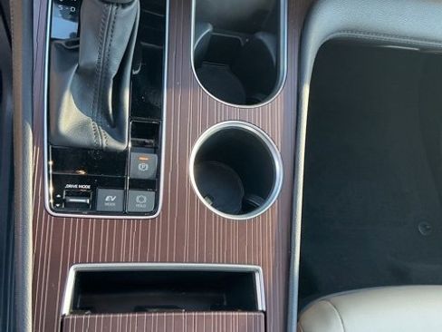 Used 2024 Toyota Sienna XLE image 18