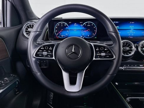 Certified 2023 Mercedes-Benz GLB 250 image 5