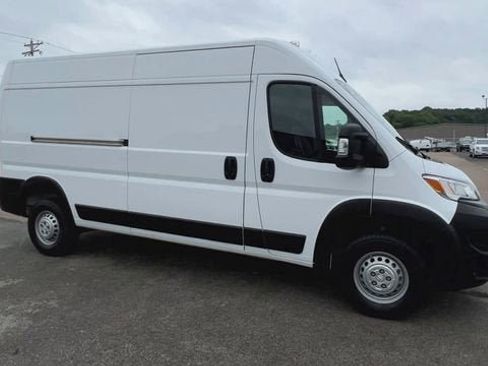 Used 2025 RAM ProMaster 2500 w/ Convenience Group FWD image 2