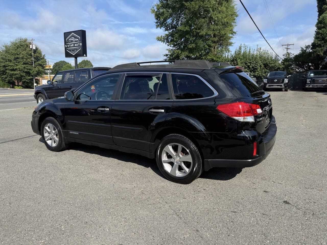 Used 2013 Subaru Outback 2.5i Limited AWD/4WD image 7