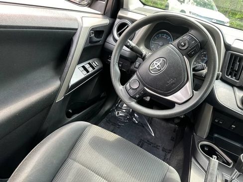 Used 2018 Toyota RAV4 LE w/ All Weather Liner Package AWD/4WD image 20