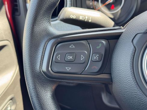 Used 2025 Jeep Wrangler Sport AWD/4WD image 12