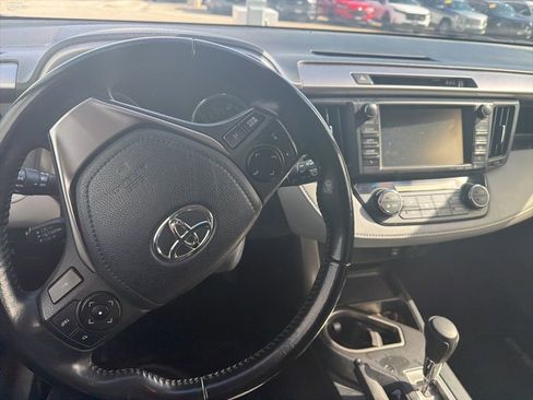 Used 2018 Toyota RAV4 XLE w/ Convenience Package image 10
