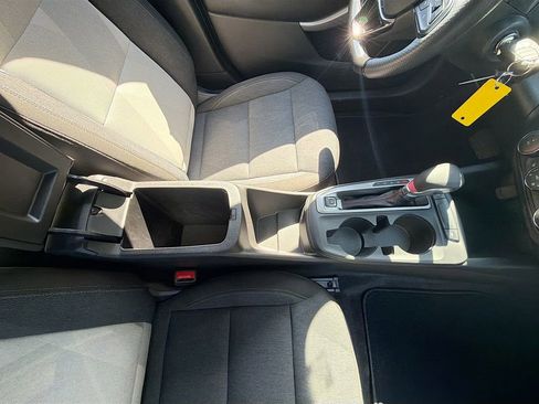 Used 2024 Chevrolet Trax RS FWD image 30