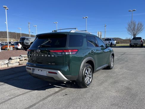 Used 2023 Nissan Pathfinder SL image 3