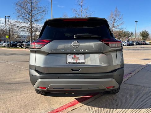 Used 2023 Nissan Rogue S image 7