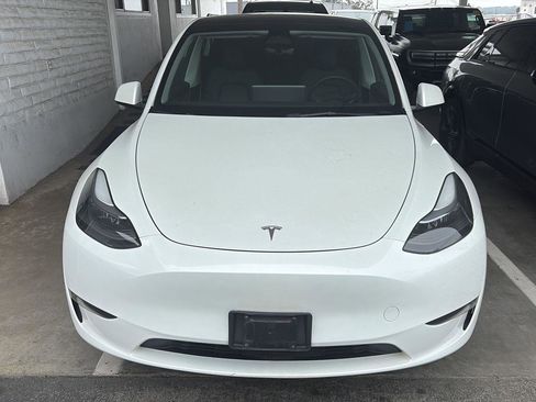 Used 2023 Tesla Model Y Long Range AWD/4WD image 2