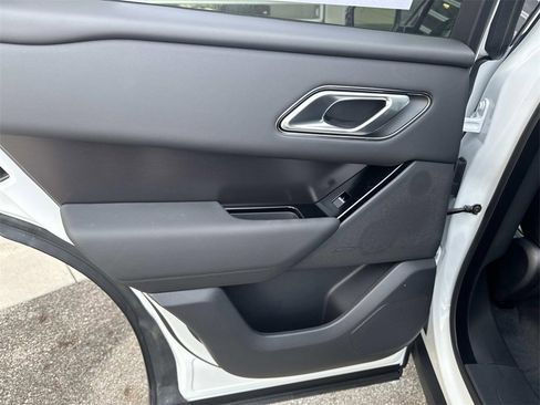 New 2026 Land Rover Range Rover Velar Dynamic SE image 12