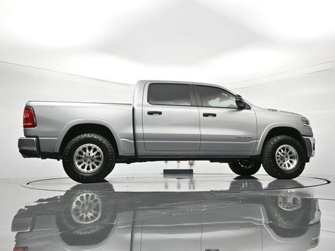 Used 2025 RAM 1500 Big Horn AWD/4WD image 38