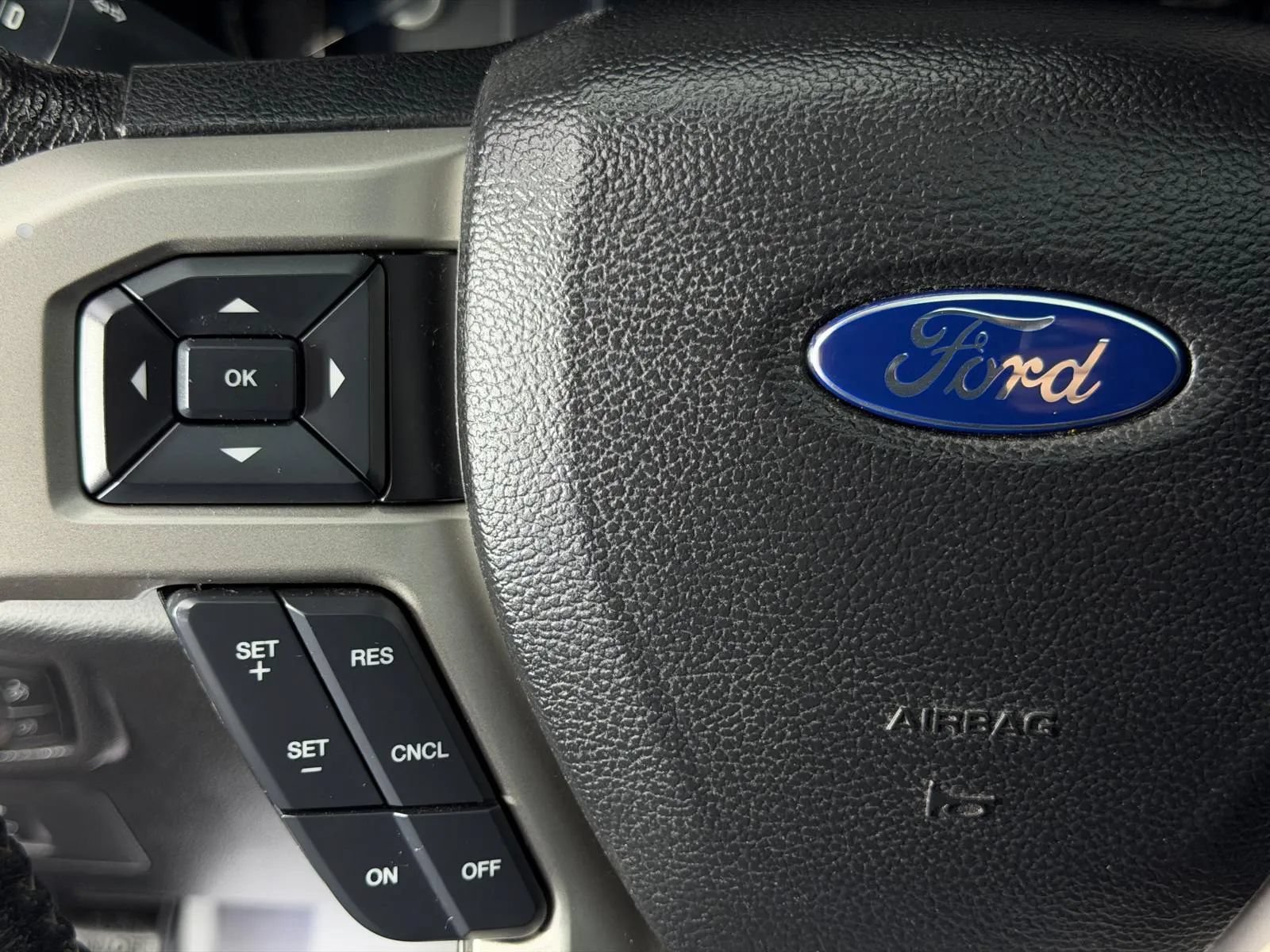 Used 2016 Ford F150 Lariat w/ Equipment Group 502A Luxury AWD/4WD image 30