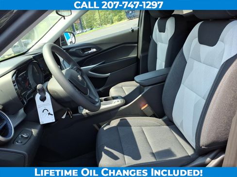 New 2026 Chevrolet Trax LS w/ LS Convenience Package FWD image 12