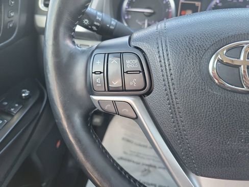 Used 2018 Toyota Highlander Limited Platinum image 29