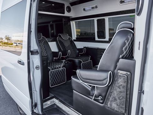Used 2019 Mercedes-Benz Sprinter 144 image 78