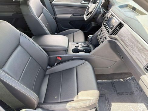 Certified 2023 Volkswagen Atlas Cross Sport SE image 30