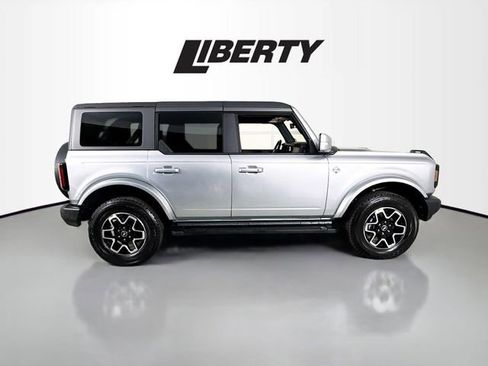 Used 2023 Ford Bronco Outer Banks image 8