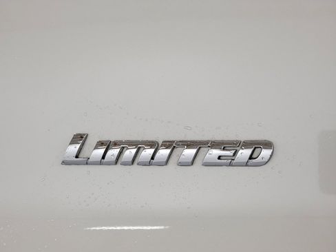 Used 2018 Toyota 4Runner Limited AWD/4WD image 10