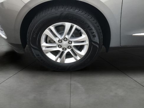Used 2018 Buick Enclave Essence w/ Trailering Package AWD/4WD image 3