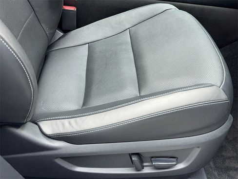 Used 2023 INFINITI QX50 Luxe image 40