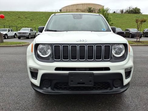 Used 2023 Jeep Renegade Latitude AWD/4WD image 11